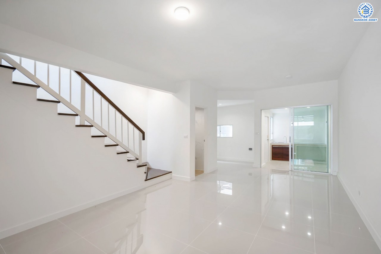 บ้านมือสองตกแต่งใหม่ ทาวน์โฮม 3 ชั้น ม.ทาวน์พลัส เพชรเกษม-บางแค เนื้อที่ 19.4 ตร.ว. ฟังก์ชัน 3 ห้องนอน 3 ห้องน้ำ จอดรถได้ 1 คัน รองรับทุกกิจกรรม บนทำเลเชื่อมต่อหลายเส้นทาง ใกล้จุดขึ้นทางด่วน "วงแหวน-กาญจนาภิเษก" และรถไฟฟ้าสายสีน้ำเงิน "สถานีบางแค"